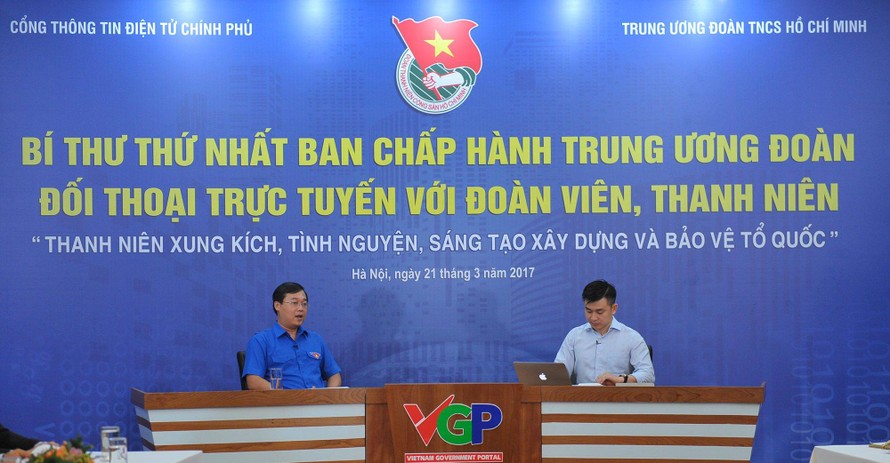 Bí thư thứ nhất BCH Trung ương Đoàn Lê Quốc Phong đối thoại với ĐVTN.