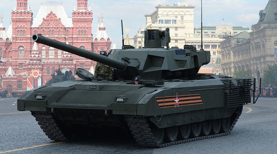 Tăng T-14 Armata xuất hiện tại một buổi duyệt binh của quân đội Nga ở Quảng trường Đỏ. Ảnh: Tass