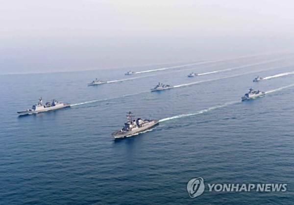 Tàu hải quân của Mỹ, Hàn Quốc trong một cuộc tập trận hồi tháng 3 trên biển Hoàng Hải. (Nguồn: YONHAP)