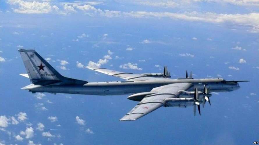 Nga công bố video oanh tạc cơ Tu-95MS áp sát Bán đảo Alaska