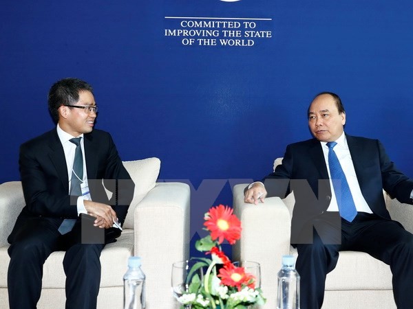 Thủ tướng Nguyễn Xuân Phúc tiếp Giám đốc khu vực Ngân hàng HSBC Dorren Steidle. (Ảnh: Thống Nhất/TTXVN)