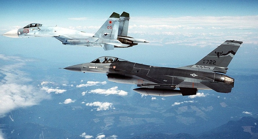 [VIDEO] Tiêm kích Su-27 chặn F-16 NATO tiếp cận máy bay Bộ trưởng Nga