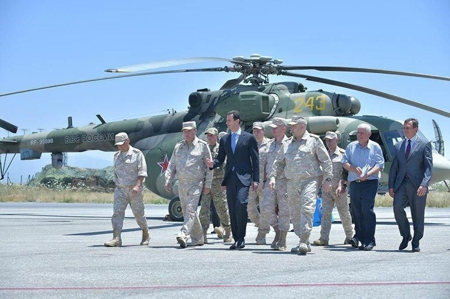 Tổng thống Syria tới căn cứ Nga giữa lúc ‘nưới sôi lửa bỏng’