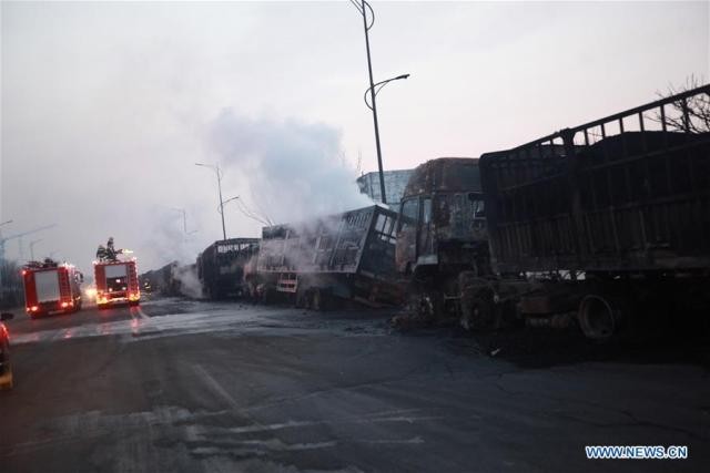 Hiện trường vụ nổ gần thành phố Shenghua của Trung Quốc rạng sáng nay. Ảnh: Xinhua