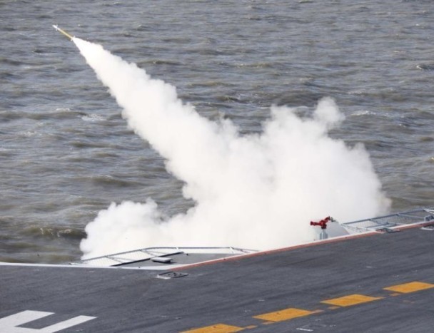 Trung Quốc bắn đạn thật tại eo biển Đài Loan lúc tàu chiến Mỹ đi qua