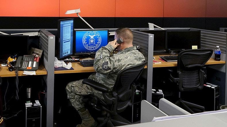Bộ Quốc phòng Mỹ từng mời các hacker giỏi thử đột nhập các website của Lầu Năm góc để thử mức độ an ninh mạng. Ảnh: Rick Wilking.