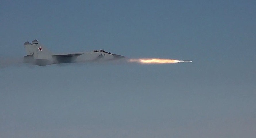 Tiêm kích đánh chặn MiG-31BM tác chiến ở tầng bình lưu