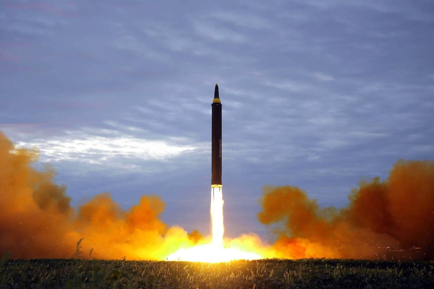 Hãng Yonhap: Tên lửa Triều Tiên bay từ 70-100 km