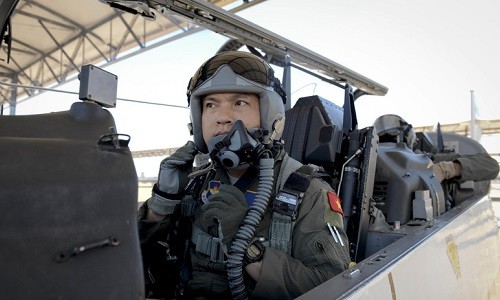 Thượng úy Toại trên máy bay huấn luyện T-6 Texan II. Ảnh: USAF