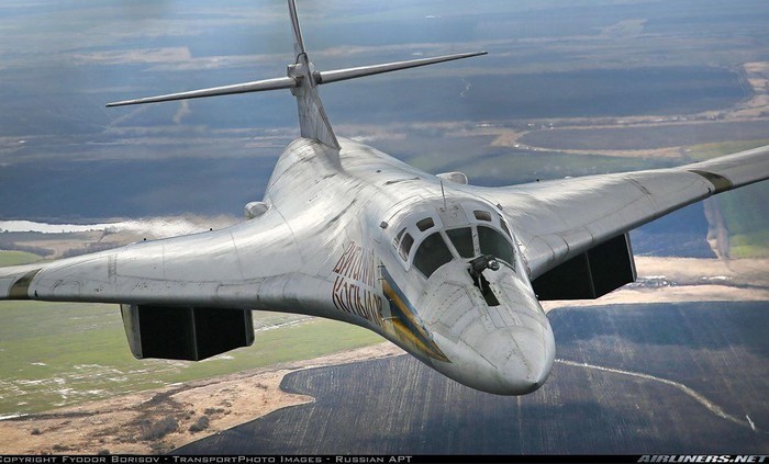 Máy bay ném bom Tu-160 của không quân Nga. Ảnh: RT