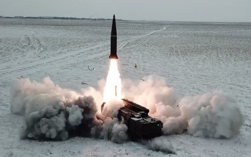 Uy lực tổ hợp tên lửa Iskander lừng danh của Nga