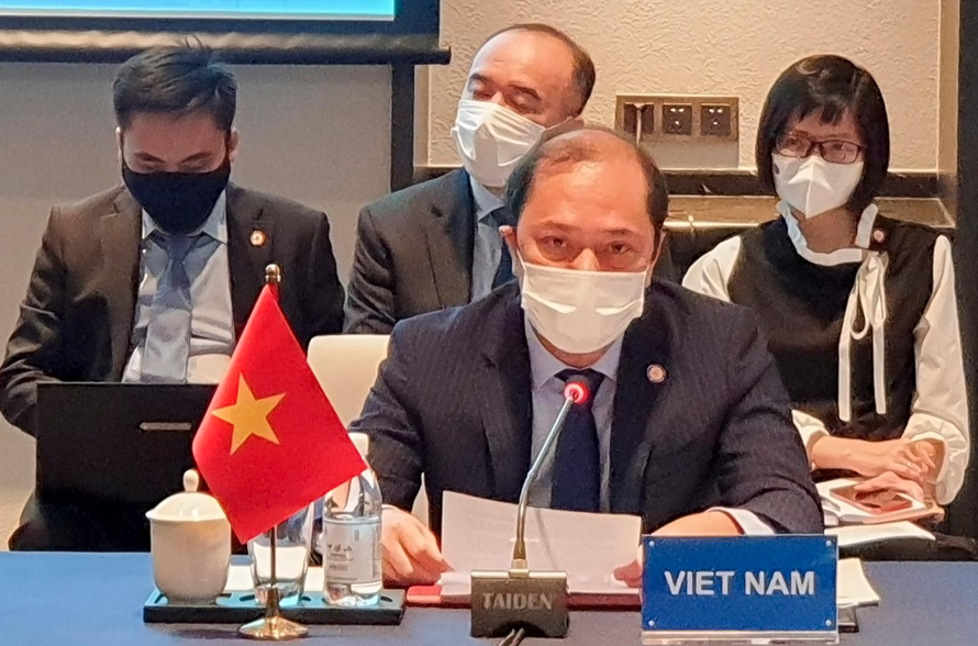 Thứ trưởng Nguyễn Quốc Dũng dẫn đầu đoàn Việt Nam dự hội nghị. (Ảnh: Mofa)
