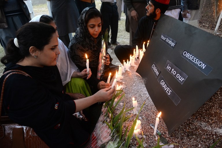 [ẢNH] Thế giới tiếc thương nạn nhân vụ thảm sát ở Pakistan
