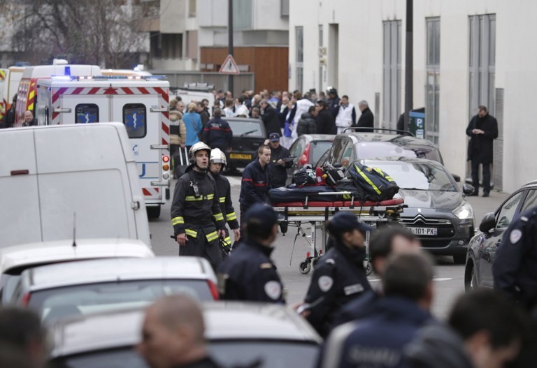 [ẢNH] Hiện trường vụ thảm sát kinh hoàng tòa báo ở Pháp