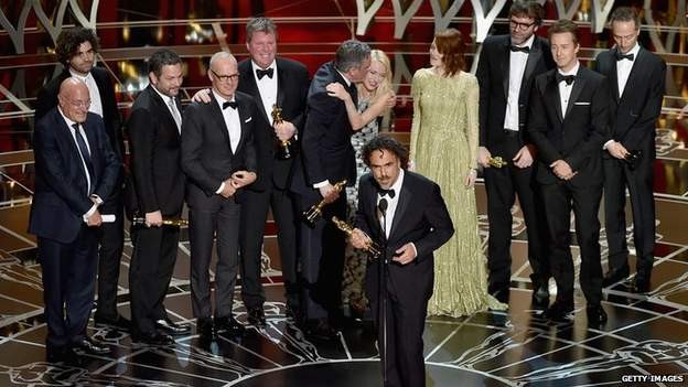 Đoàn làm phim "Birdman" vinh dự nhận giải thưởng Phim truyện xuất sắc nhất