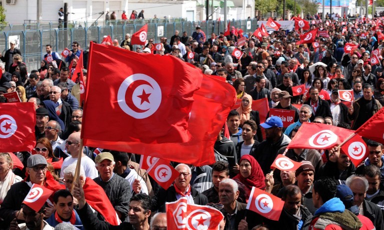 [ẢNH] 10.000 người tuần hành chống khủng bố ở Tunisia 