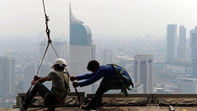 Một công trình xây dựng ở thủ đô Jakarta, Indonesia. Ảnh Bloomberg