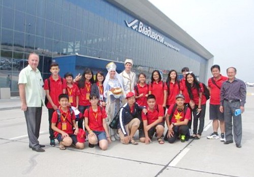 Thanh thiếu niên Việt Nam trong chuyến giao lưu tìm hiểu văn hóa Nga năm 2014