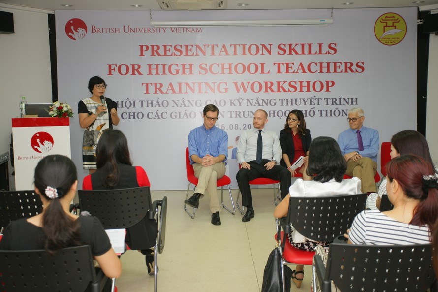 Bà Bùi Thị Minh Nga – Trưởng phòng Giáo dục có yếu tố nước ngoài – Sở GD&DT Hà Nội phát biểu tại hội thảo.