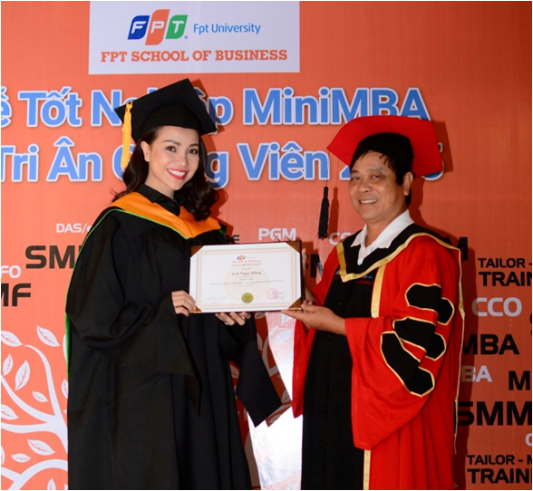 Với thành tích học tập tốt MiniMBA, người đẹp Trà Ngọc Hằng đã được xét tặng học bổng để học lên chương trình Thạc sỹ quản trị Kinh doanh chất lượng cao FeMBA của FSB