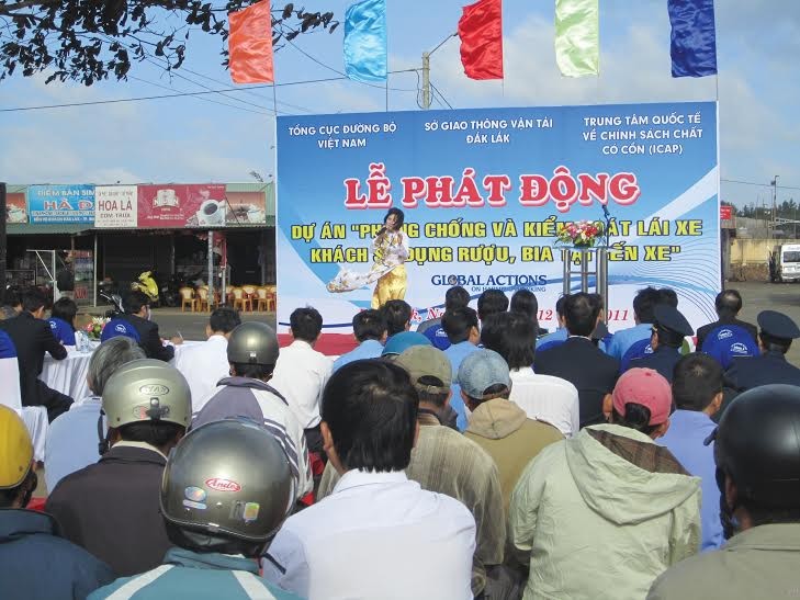 Diageo Việt Nam tham gia vào dự án “Phòng chống và kiểm soát lái xe khách sử dụng rượu, bia tại bến xe”. Ảnh: Hoàng Vũ