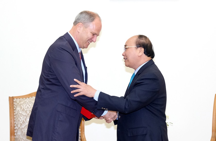Thủ tướng Nguyễn Xuân Phúc và Đại sứ CHLB Đức tại Việt Nam, Christian Berger. Ảnh: VGP/Quang Hiếu 