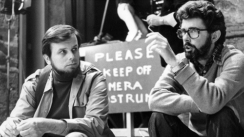 Gary Kurtz (trái) và George Lucas - đạo diễn "Star Wars" - trên phim trường.