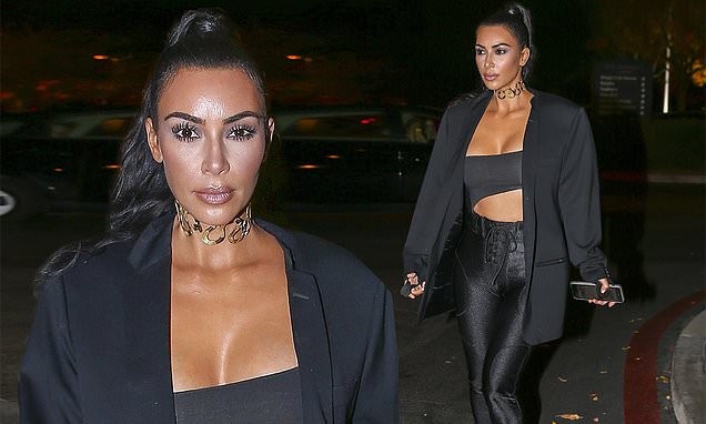 Kim Kardashian diện áo ống gợi cảm ngất ngây