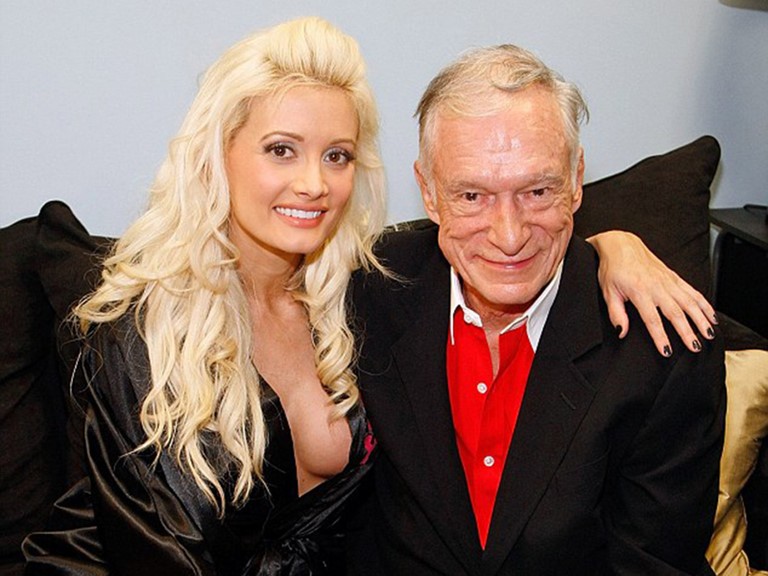 Holly Madison và Hugh Hefner thời còn mặn nồng.