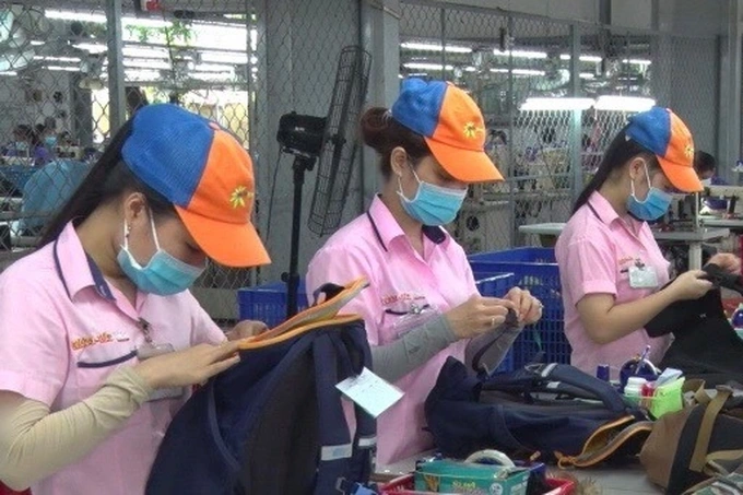 Nhiều công nhân ở Đồng Nai đang "ngóng" thưởng Tết (Ảnh: Trịnh Thể)