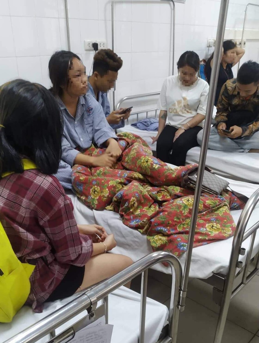 Quảng Ninh: Bị bạn học đánh hội đồng, 2 học sinh nhập viện cấp cứu