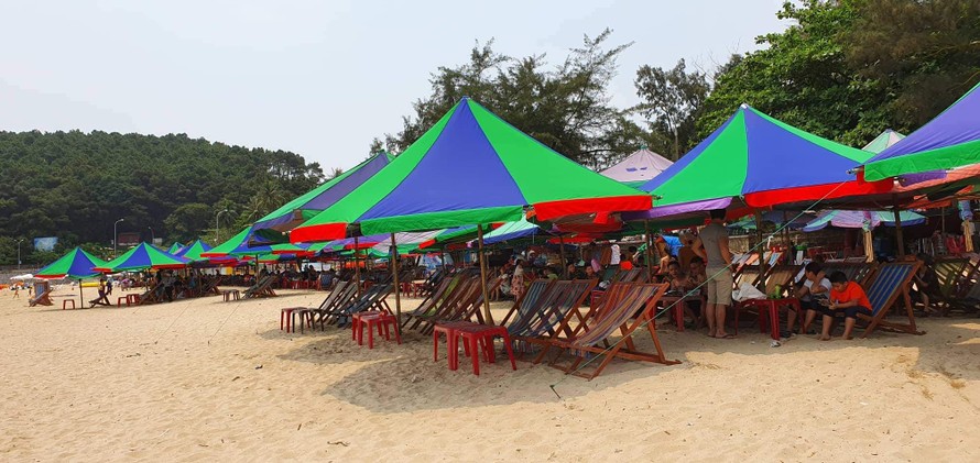 Ngừng mọi hoạt động kinh doanh vỉa hè, bãi biển trái phép tại Đồ Sơn