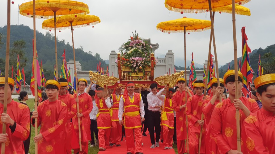 Quảng Ninh dừng tổ chức các lễ hội lớn để chống dịch corona