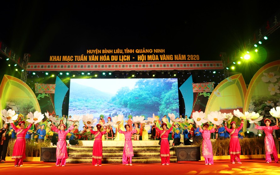 Quảng Ninh: Khai mạc Tuần Văn hóa - Du lịch và Hội Mùa vàng 