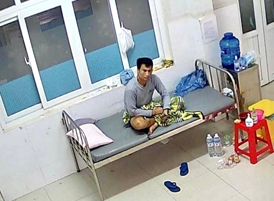 Lê Văn Bình ở bệnh viện Dã chiến số 1 trước khi bỏ trốn. Ảnh: Đắc Vinh