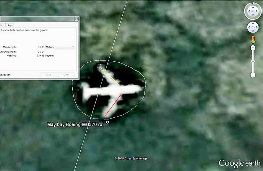 Hình ảnh được cắt từ video của người đàn ông đến cơ quan truyền thông khẳng định anh đã tìm thấy máy bay MH370. Ảnh: Anh Quân