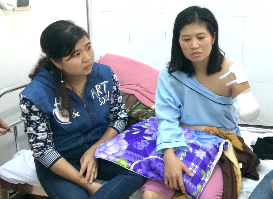 Cô giáo Tiền bị mất cánh tay khi vượt 130km đến trường