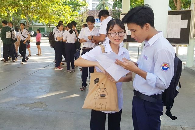 Hàng trăm thí sinh Khánh Hòa có 3 môn dưới 5 điểm vẫn đậu lớp 10