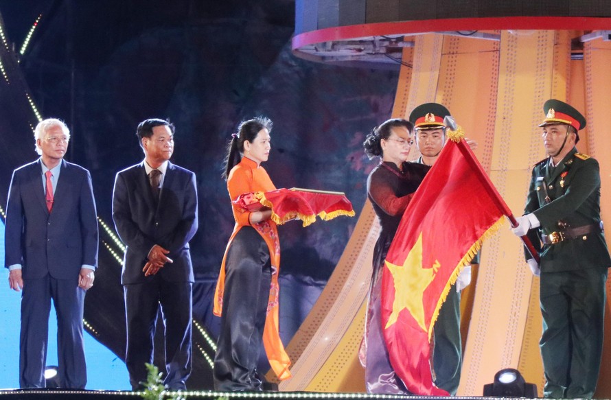 Phú Yên đón nhận Huân chương Độc lập hạng Nhất