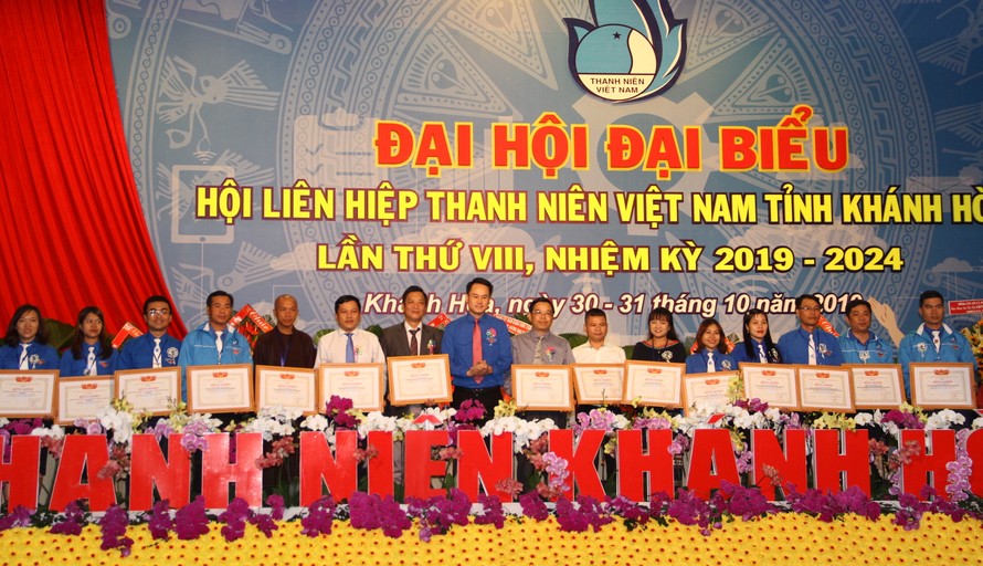 Anh Bùi Hoài Nam tái đắc cử chủ tịch Hội LHTN Việt Nam tỉnh Khánh Hoà