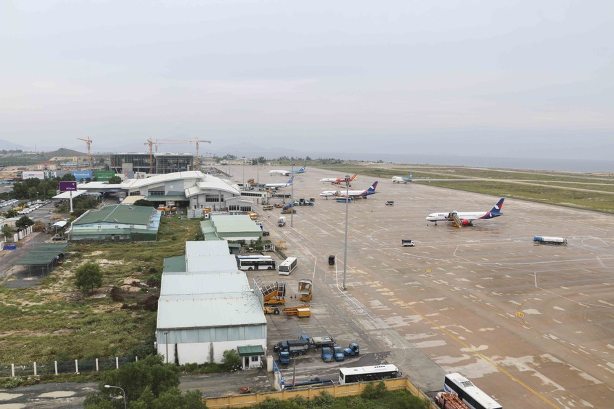 Sân bay Cam Ranh tạm ngừng hoạt động từ 18h hôm nay