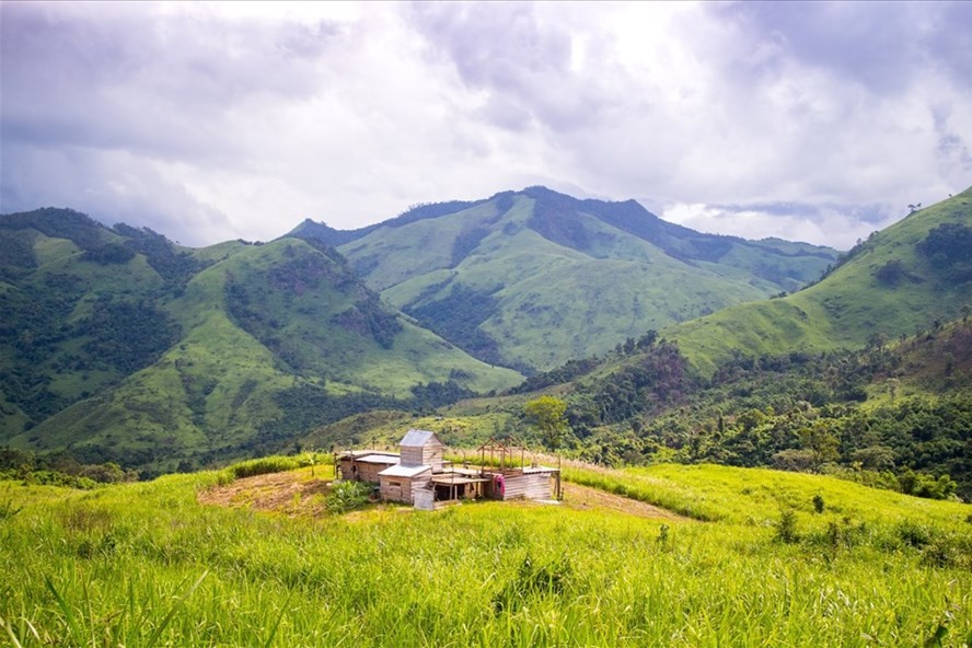 Khánh Hoà: Liên lạc được 45 du khách, người dân mắc kẹt trên núi Tà Giang