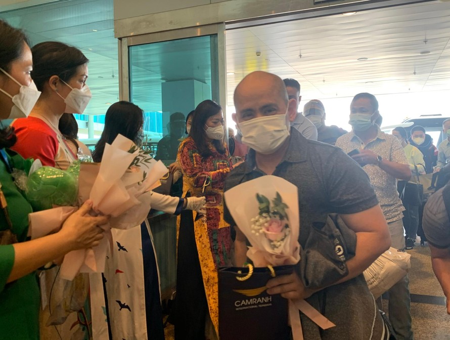 Khánh Hoà đón đoàn khách du lịch quốc tế có “hộ chiếu vắc xin” vào ngày 25/11 vừa qua. Ảnh L.H