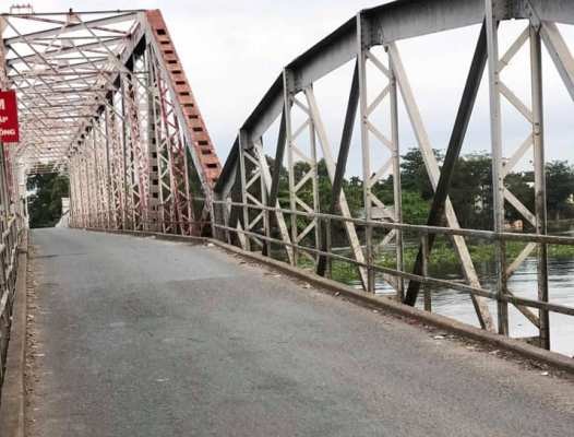 Cầu sắt lịch sử 106 năm chính thức ngưng hoạt động