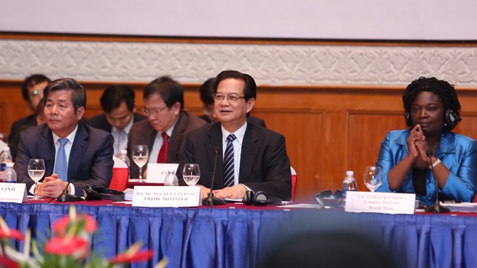 Thủ tướng Nguyễn Tấn Dũng cho biết sẽ đẩy mạnh cải cách thủ tục hành chính công khai, minh bạch để chống tham nhũng. Ảnh: Trung Đức.