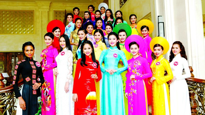 Các thí sinh đã sẵn sàng cho đêm chung kết Hoa hậu Việt Nam 2014 diễn ra vào tối nay 6/12 tại Vinpearl - Phú Quốc. Ảnh: Hồng Vĩnh.