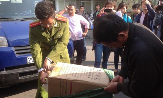 Vừa qua, Công an Hà Nội đã thu giữ 40 tấn hàng nhập lậu từ biên giới phía Bắc về Hà Nội.