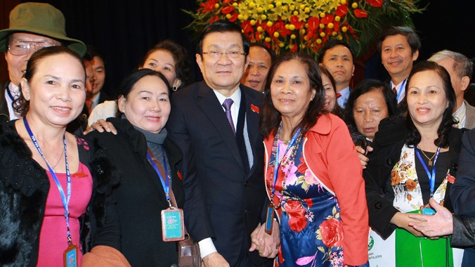 Chủ tịch nước Trương Tấn Sang với các đại biểu dự lễ kỷ niệm. Ảnh: Doãn Tấn.