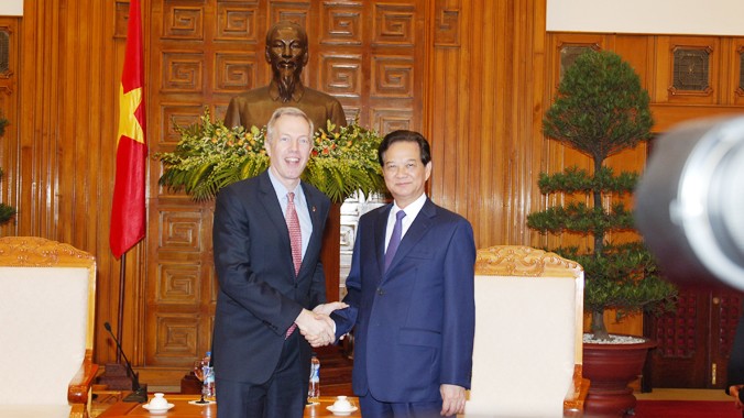Thủ tướng Chính phủ Nguyễn Tấn Dũng tiếp Đại sứ Hoa Kỳ Theodore Osius. Ảnh: Duy Bách.