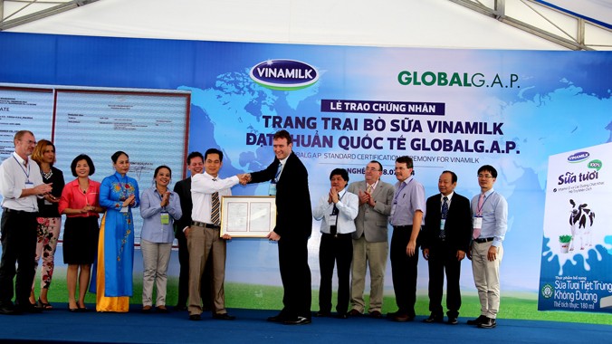 Trong năm 2014, năm trang trại của Vinamilk đều đã được chứng nhận đạt chuẩn quốc tế GlobalG.A.P. (Thực Hành Nông Nghiệp Tốt Toàn cầu).
